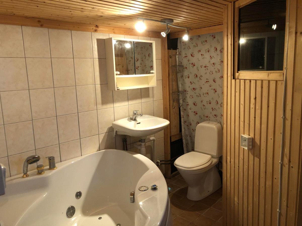 Lilla Huset Med Stor Traedgardstomt Naera Golf Och Hav Βίλα Trosa Εξωτερικό φωτογραφία