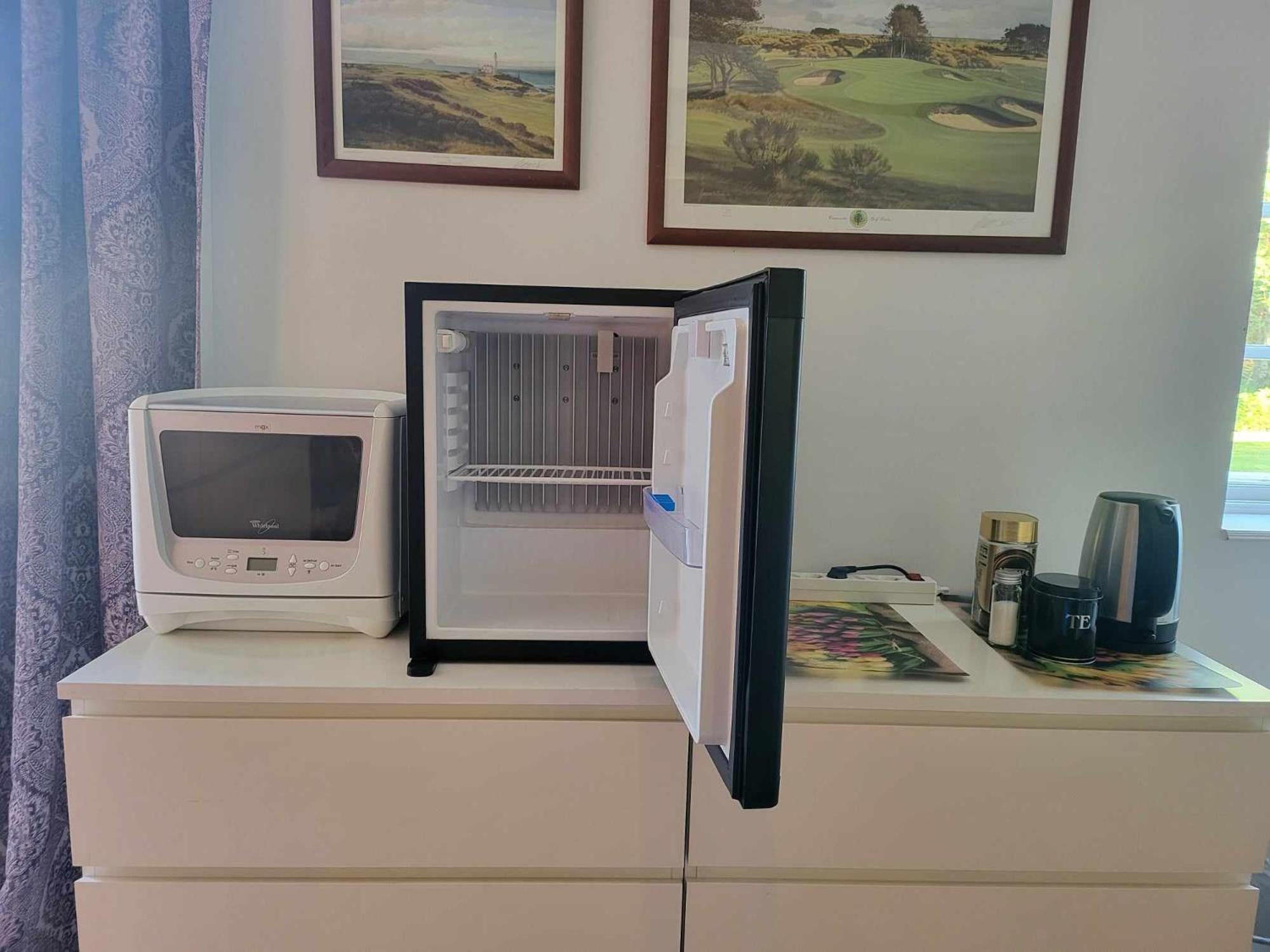 Lilla Huset Med Stor Traedgardstomt Naera Golf Och Hav Βίλα Trosa Εξωτερικό φωτογραφία
